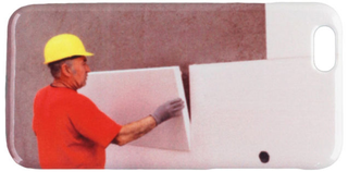 Illustration for article titled Este bot en Amazon está haciendo las fundas para móviles más surrealistas y fascinantes